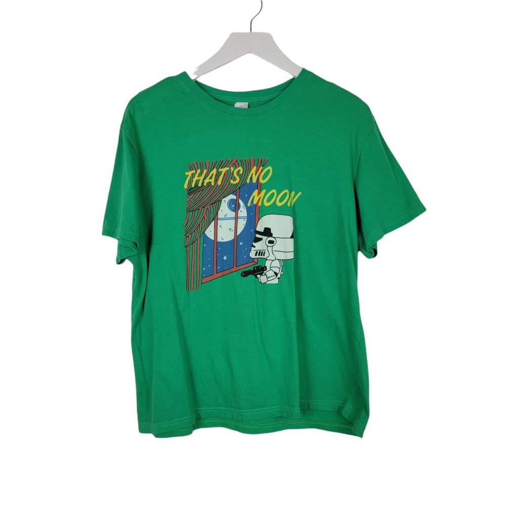 Green Short Sleeve Graphic Tee - "That's No Moon"